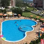 Apartment Sunny Plaza 100 M Sea