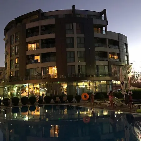 Sunny Plaza 100 M Sea * Сонячний Берег