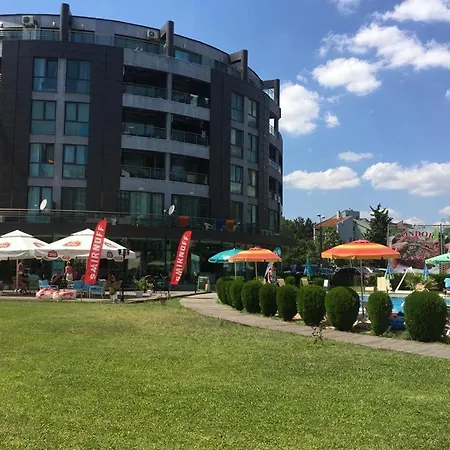 Апартамент Sunny Plaza 100 M Sea