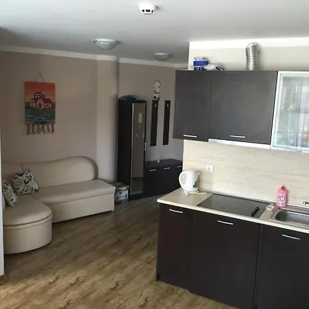 Апартамент Sunny Plaza 100 M Sea Слънчев бряг