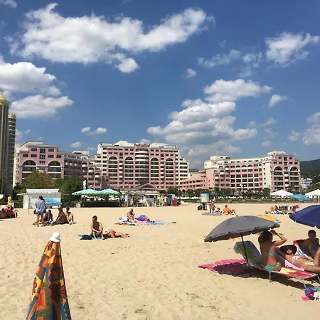 Sunny Plaza 100 M Sea * Słoneczny Brzeg
