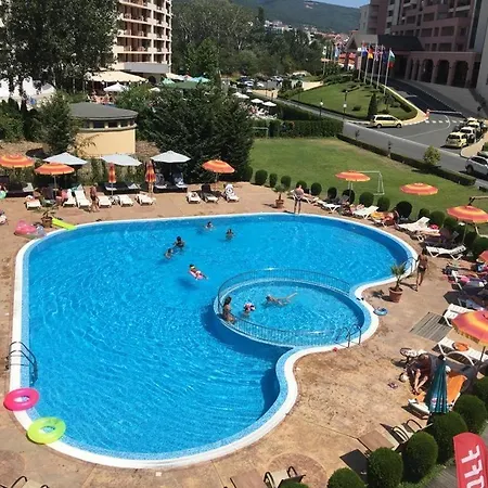 Апартамент Sunny Plaza 100 M Sea
