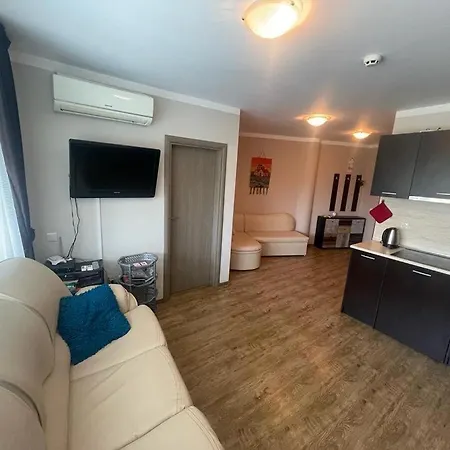 Апартамент Sunny Plaza 100 M Sea Слънчев бряг