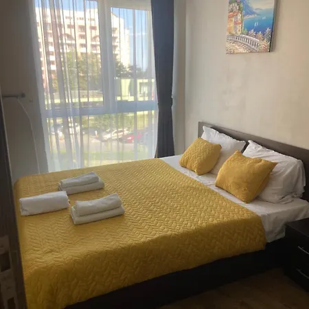 Апартамент Sunny Plaza 100 M Sea