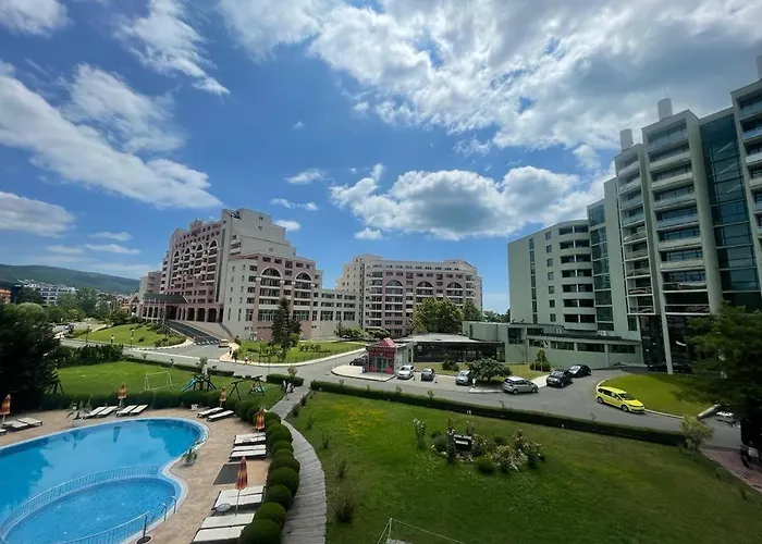 Апартаменты Sunny Plaza 100 M Sea Солнечный берег